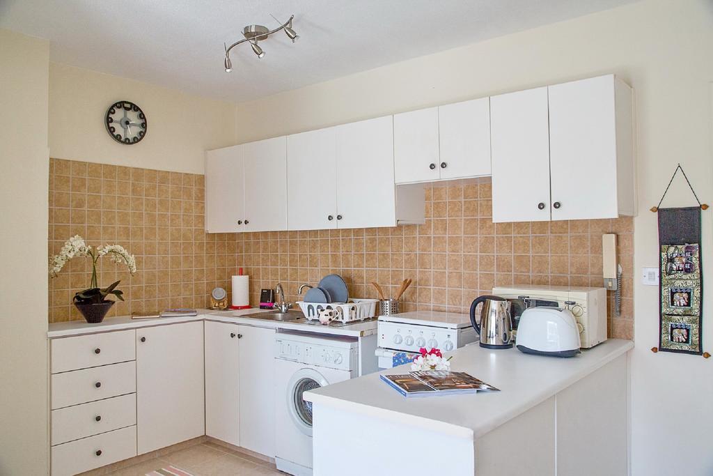 Paphos Love Nest Apartment Room photo