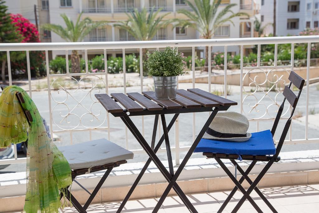 Paphos Love Nest Apartment Room photo